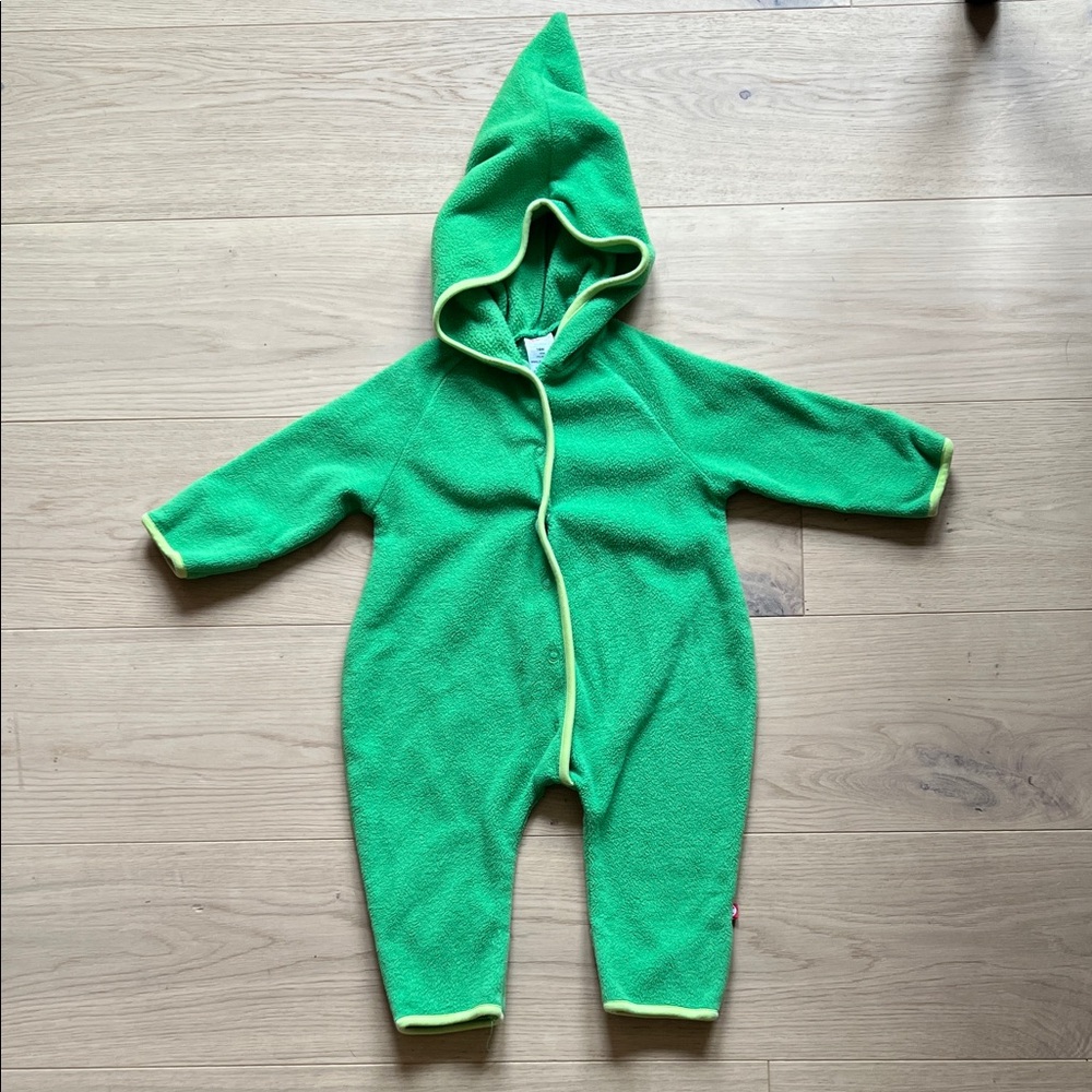 Zutano elf bunting in bright green. 18 months.